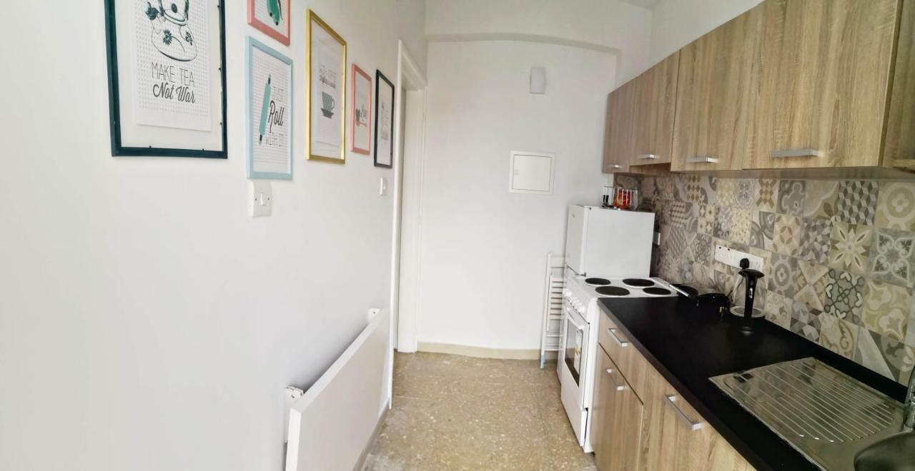 Cozy Getaway In Nicosia Apartment Luaran gambar