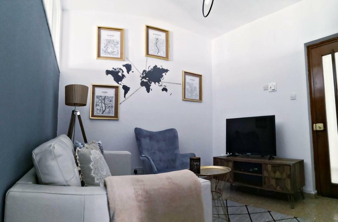 Cozy Getaway In Nicosia Apartment Luaran gambar
