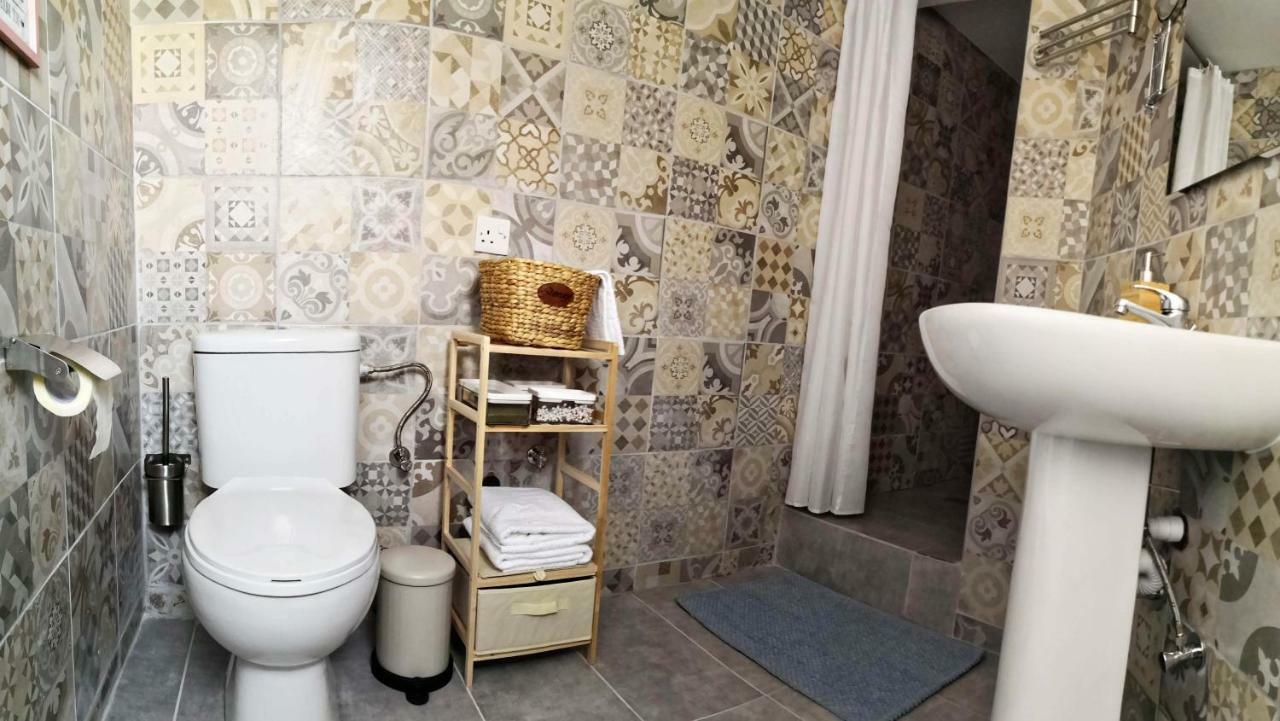 Cozy Getaway In Nicosia Apartment Luaran gambar