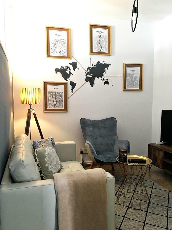 Cozy Getaway In Nicosia Apartment Luaran gambar